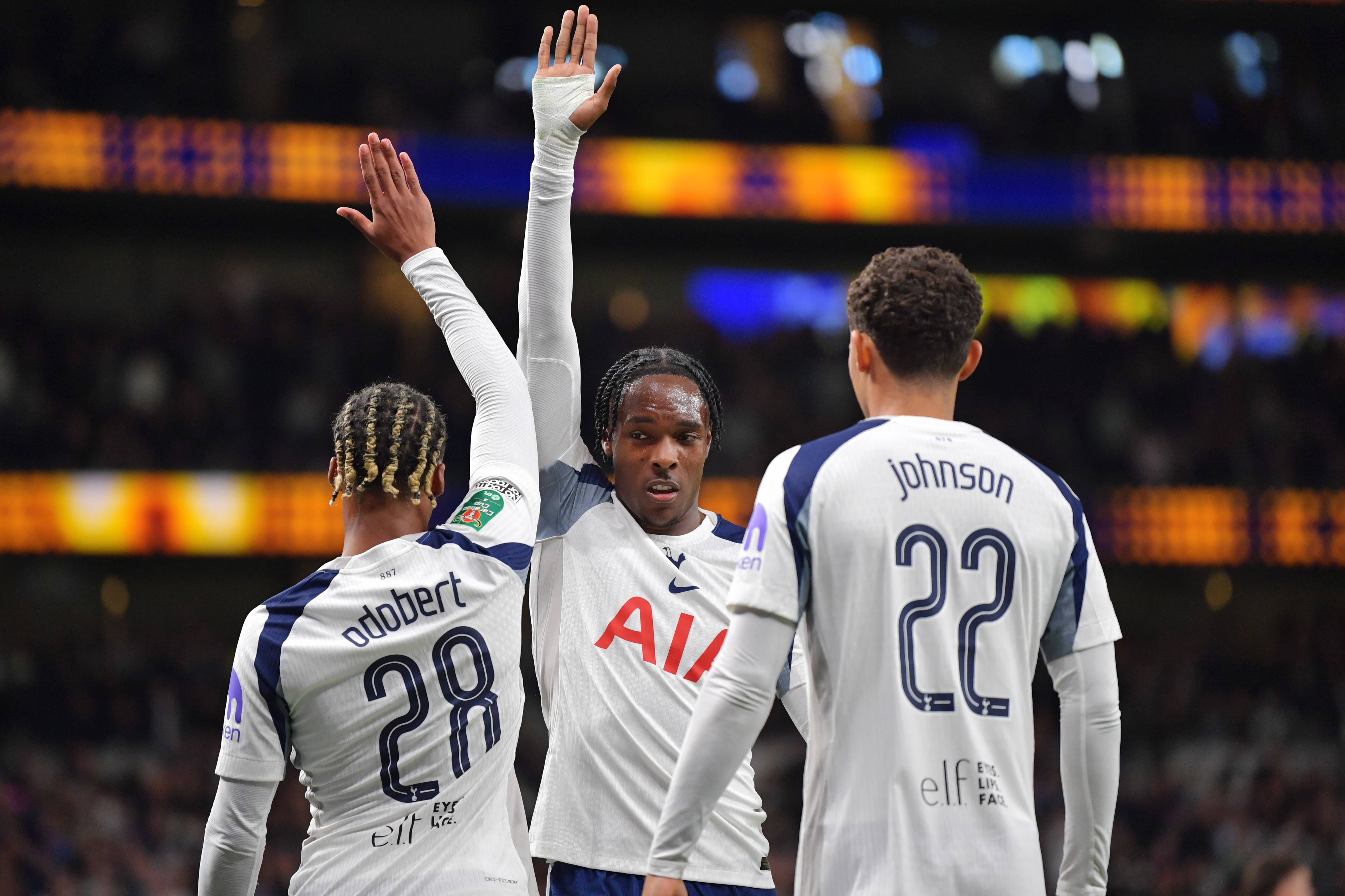  欧冠常规赛爆出冷门！热刺爆冷那不勒斯，争冠形势突变